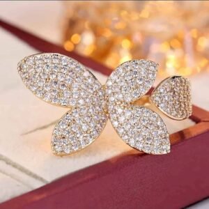 Large women's ring with a radiant flower design.