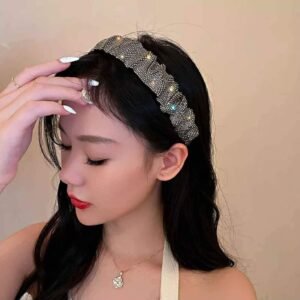 Elegant Velvet Headband With Luxury Rhinestone