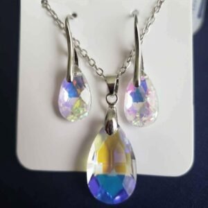 Set of crystal pendant and earrings with necklace